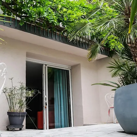 Guest house Couette Et Cafe 2*