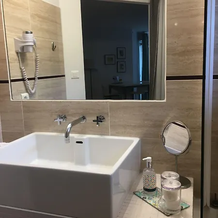 Affittacamere Couette Et Café 4*