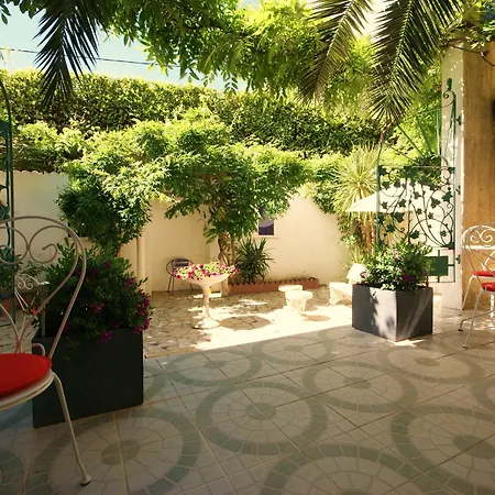 Couette Et Café Affittacamere 4*