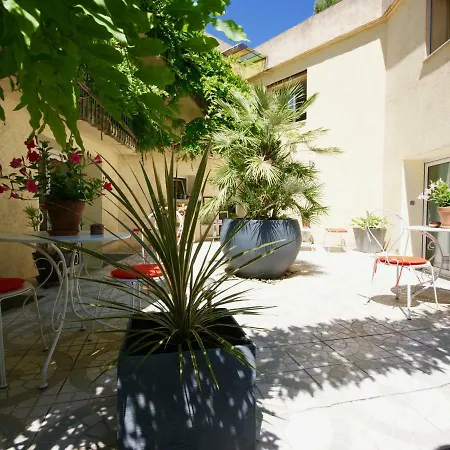 Maison d'hôtes Couette Et Café 2*